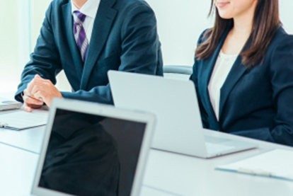 2.女性・男性弁護士が丁寧に対応